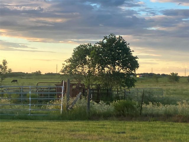 5848 Mieth Road, Sealy, TX 77474