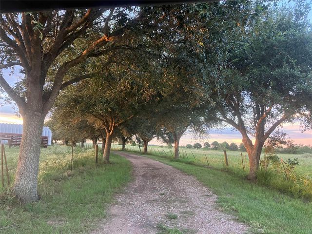 5848 Mieth Road, Sealy, TX 77474