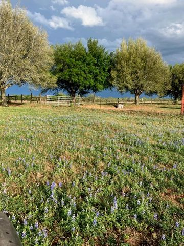 5848 Mieth Road, Sealy, TX 77474