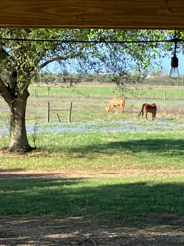 5848 Mieth Road, Sealy, TX 77474