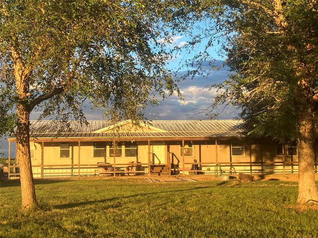 5848 Mieth Road, Sealy, TX 77474
