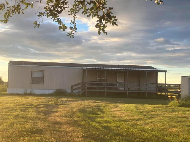 5848 Mieth Road, Sealy, TX 77474