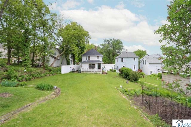 321 Center Street, Mankato, MN 56001