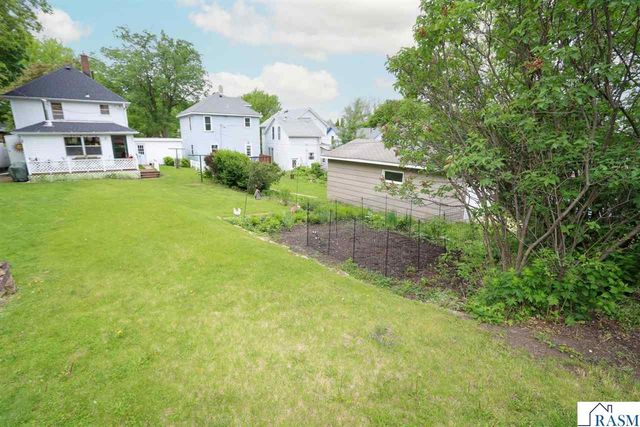 321 Center Street, Mankato, MN 56001