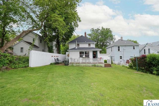 321 Center Street, Mankato, MN 56001