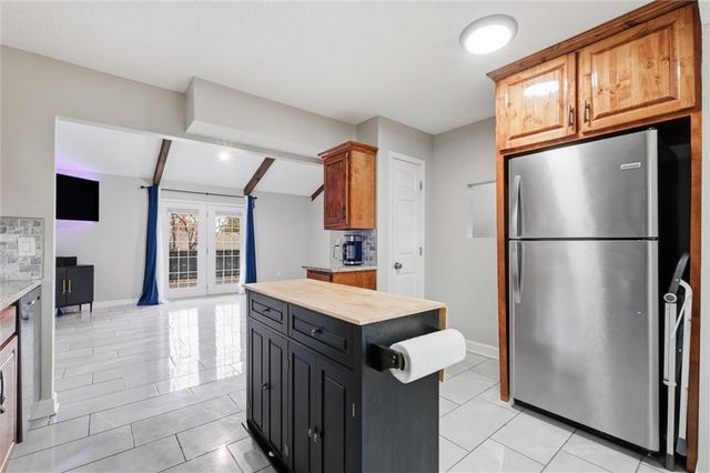 302 SE Flagstone Drive, Lee's Summit, MO 64063