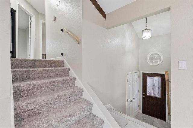 302 SE Flagstone Drive, Lee's Summit, MO 64063