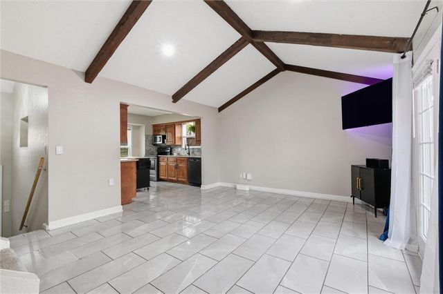 302 SE Flagstone Drive, Lee's Summit, MO 64063