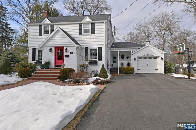 26 Large Avenue, Hillsdale, NJ 07642