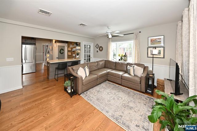 26 Large Avenue, Hillsdale, NJ 07642