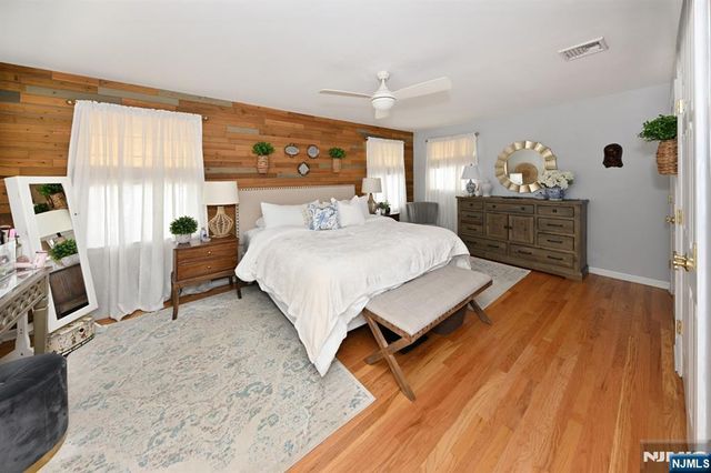 26 Large Avenue, Hillsdale, NJ 07642