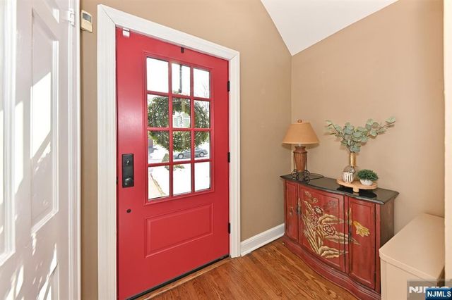 26 Large Avenue, Hillsdale, NJ 07642