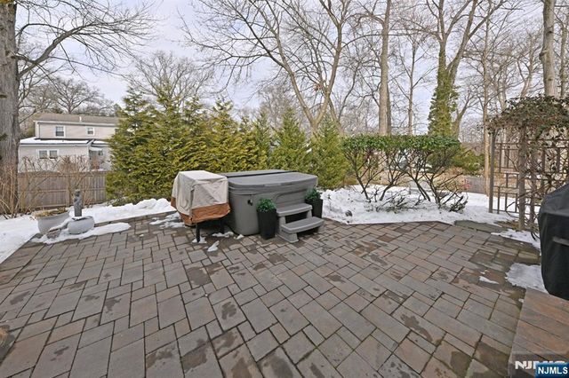 26 Large Avenue, Hillsdale, NJ 07642