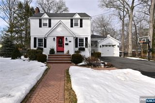 26 Large Avenue, Hillsdale, NJ 07642