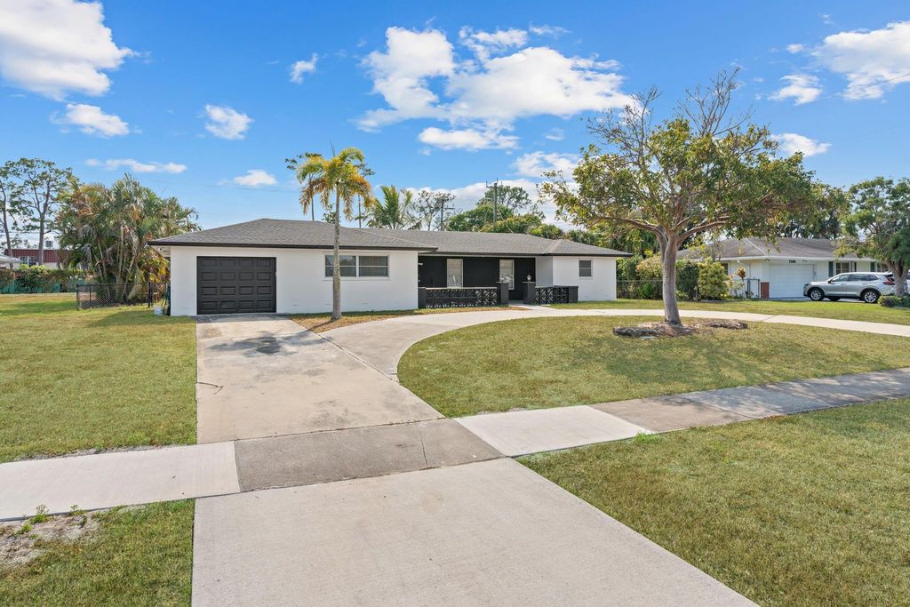 7328 Saint Andrews Road, Lake Worth, FL 33467