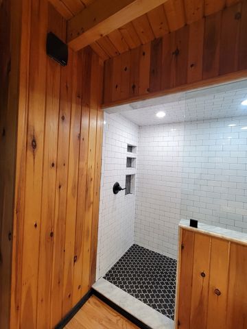 46 Karen Lee Ln, Tewksbury, MA 01876