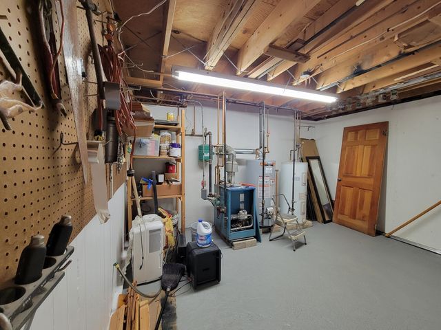 46 Karen Lee Ln, Tewksbury, MA 01876