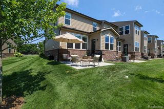 1983 Addison Circle, Commerce Charter Township, MI 48390