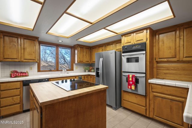 1443 Copper Point Circle, Reno, NV 89519