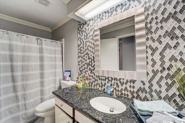 2127 Casa Rio Circle, Dickinson, TX 77539