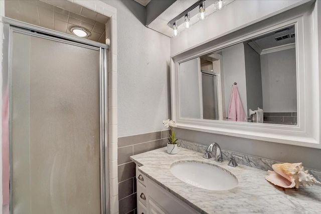 2127 Casa Rio Circle, Dickinson, TX 77539