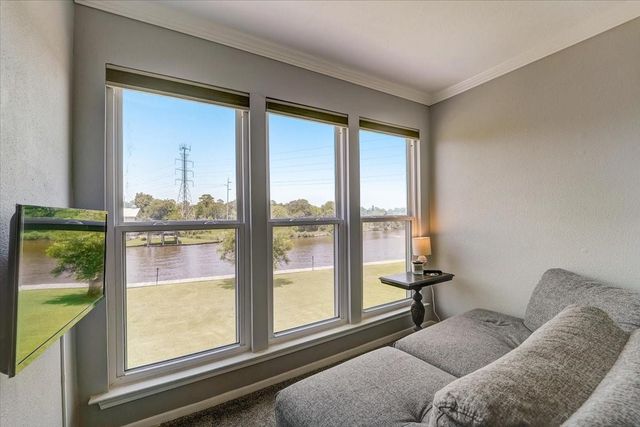 2127 Casa Rio Circle, Dickinson, TX 77539