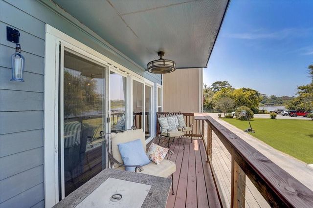 2127 Casa Rio Circle, Dickinson, TX 77539