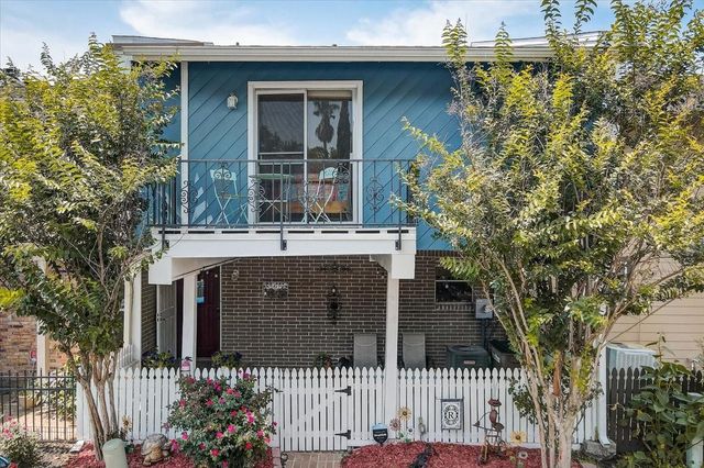 2127 Casa Rio Circle, Dickinson, TX 77539