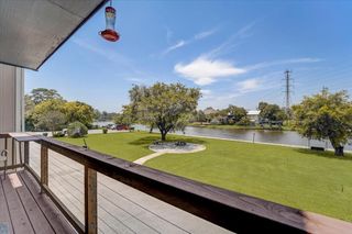 2127 Casa Rio Circle, Dickinson, TX 77539