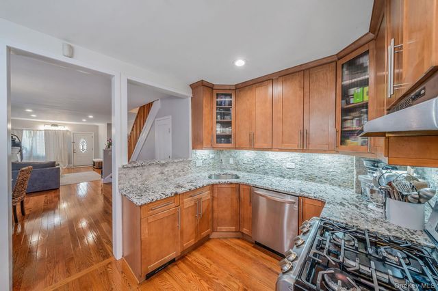 69-08 69th Place, Glendale, NY 11385