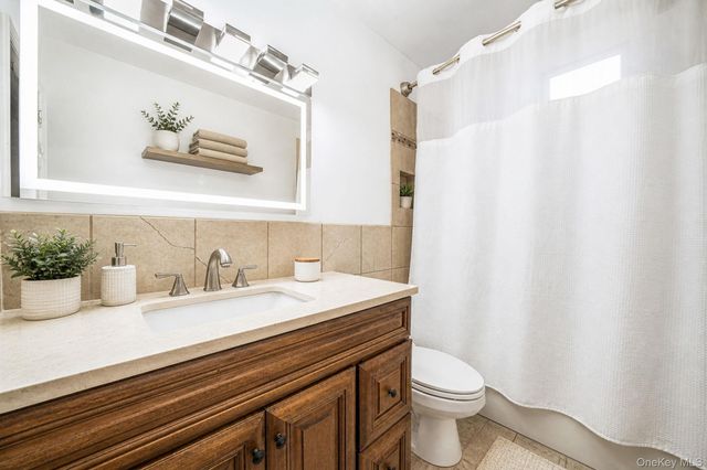 69-08 69th Place, Glendale, NY 11385