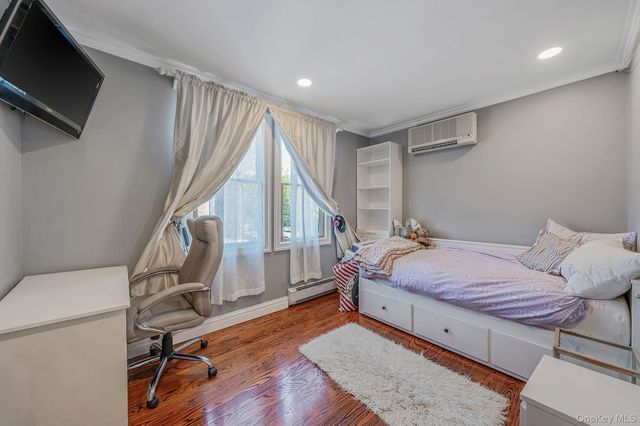 69-08 69th Place, Glendale, NY 11385