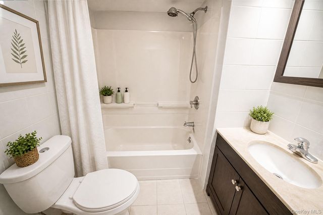 69-08 69th Place, Glendale, NY 11385