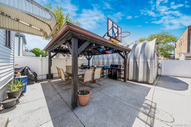 69-08 69th Place, Glendale, NY 11385