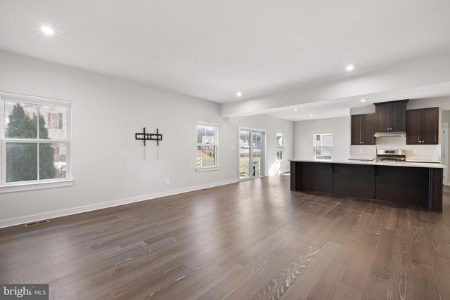 605 LONGLEAF DR, Newark, DE 19702