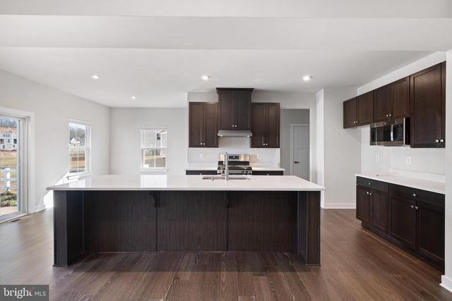 605 LONGLEAF DR, Newark, DE 19702