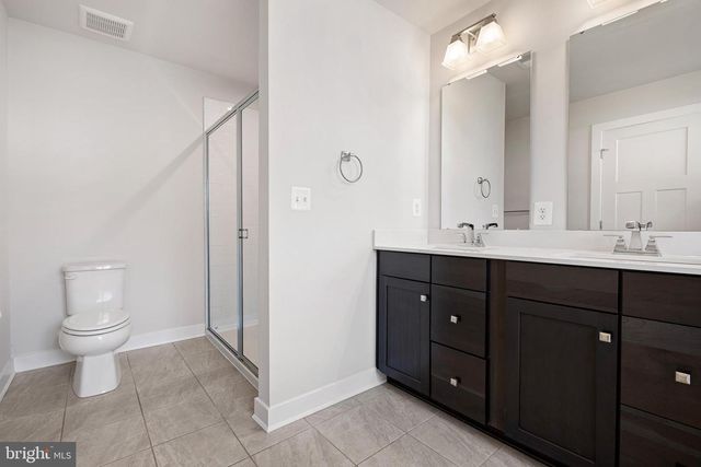 605 LONGLEAF DR, Newark, DE 19702