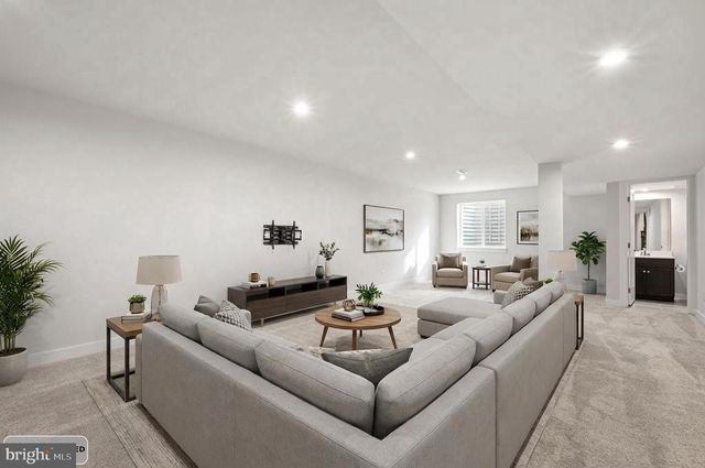 605 LONGLEAF DR, Newark, DE 19702