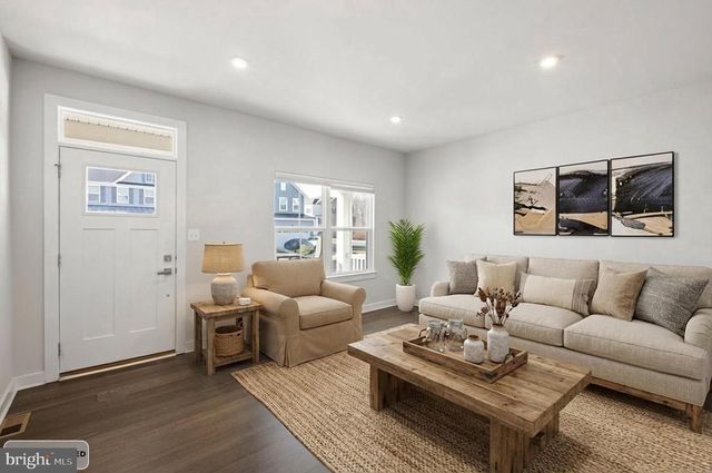 605 LONGLEAF DR, Newark, DE 19702