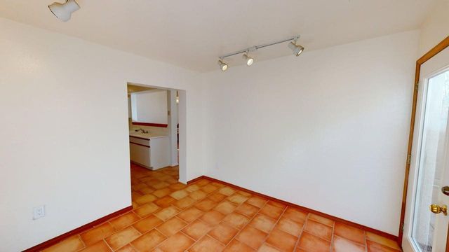 3912 Los Milagros, Santa Fe, NM 87507