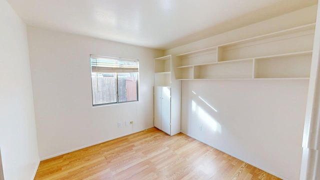 3912 Los Milagros, Santa Fe, NM 87507