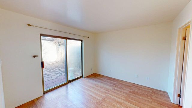 3912 Los Milagros, Santa Fe, NM 87507