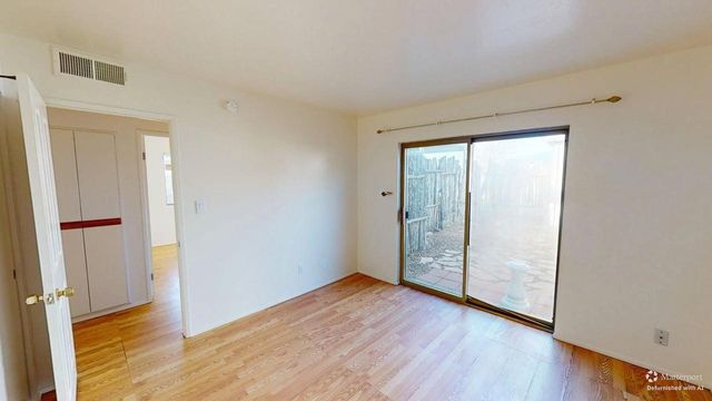 3912 Los Milagros, Santa Fe, NM 87507