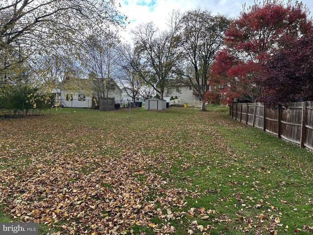 717 W OAK ST, Palmyra, PA 17078