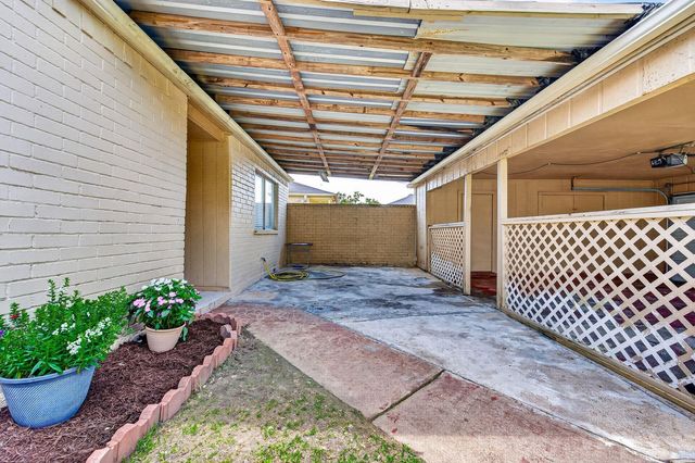 9231 Homeland Drive, Houston, TX 77083