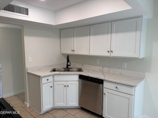 10642 Cuatro Vistas Drive D, El Paso, TX 79935