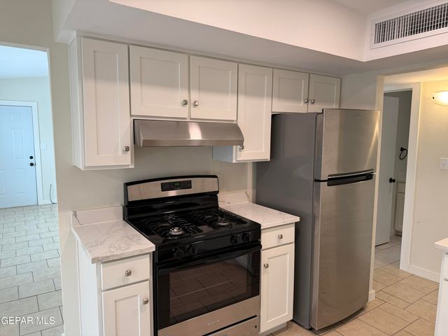 10642 Cuatro Vistas Drive D, El Paso, TX 79935