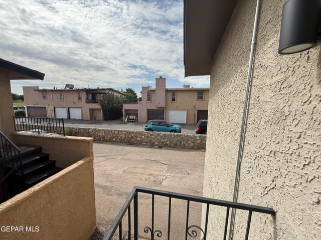 10642 Cuatro Vistas Drive D, El Paso, TX 79935