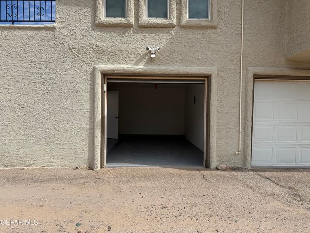 10642 Cuatro Vistas Drive D, El Paso, TX 79935