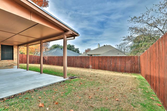 7612 Pampas Drive, Fort Worth, TX 76133